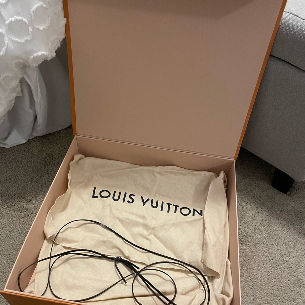 Original Louis Vuitton large box, bag, duster bag and leather ribbon!